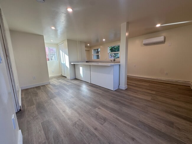 Building Photo - 3447 Caspian Ave