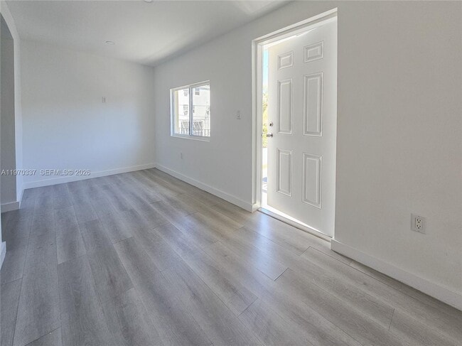 Building Photo - 2669 SW 9th St