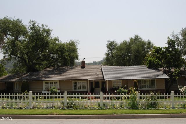 Building Photo - 1990 Highland Oaks Dr