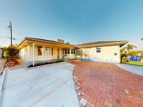 Building Photo - 5704-5706 Dorothy Dr