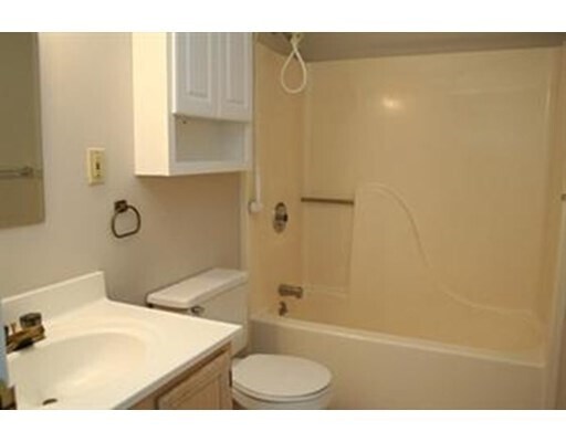 Foto del edificio - 33 Maple Crest Cir