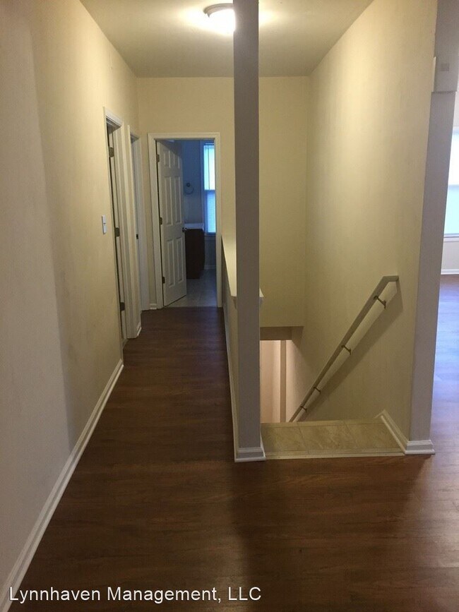 Foto del edificio - 1336 W 38th St