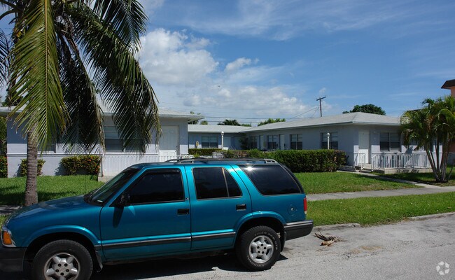 Foto del edificio - 2431 SW 27th St