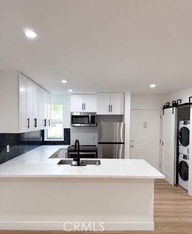 Foto principal - 17000 Burbank Blvd