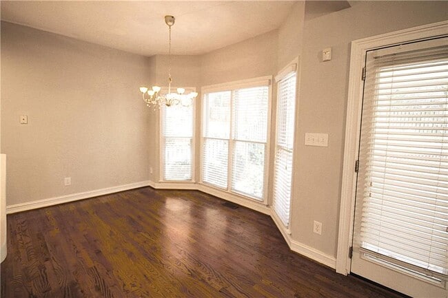 Foto del edificio - 2552 Chestnut Landing