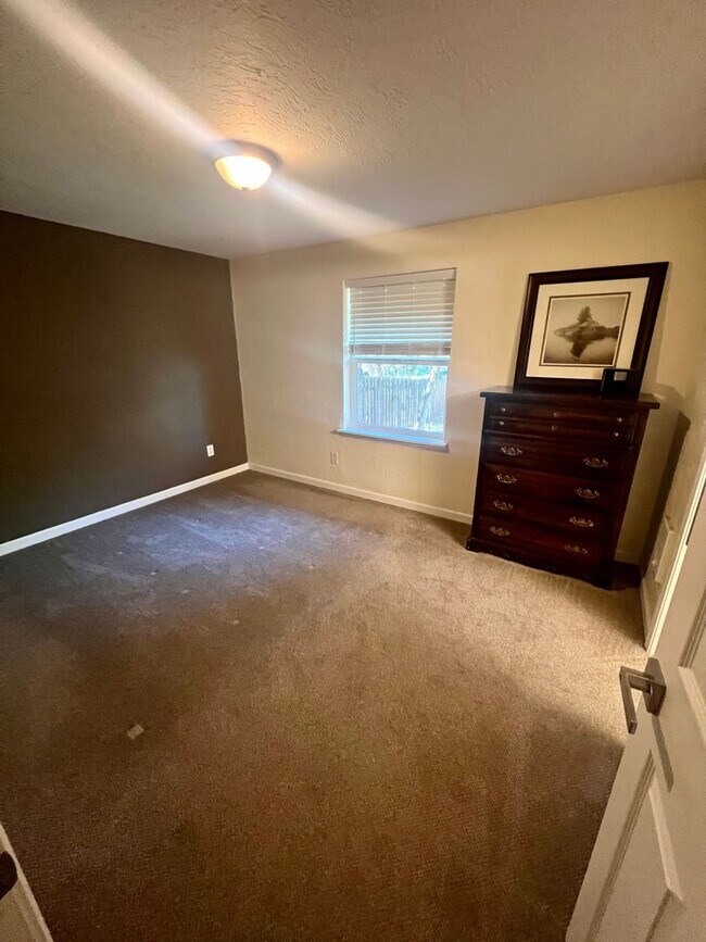 Foto del edificio - Heart of the Old Mill District: 3-Bed, 2-Bath with a Spectacular Backyard!