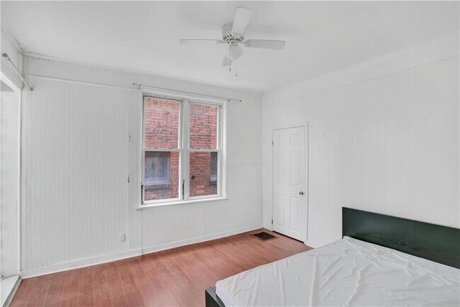 Foto del edificio - 3345 Parkview Ave