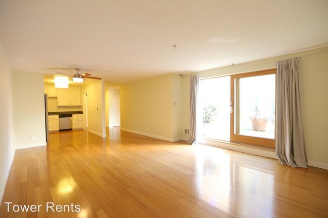 Building Photo - 550 S Van Ness Ave