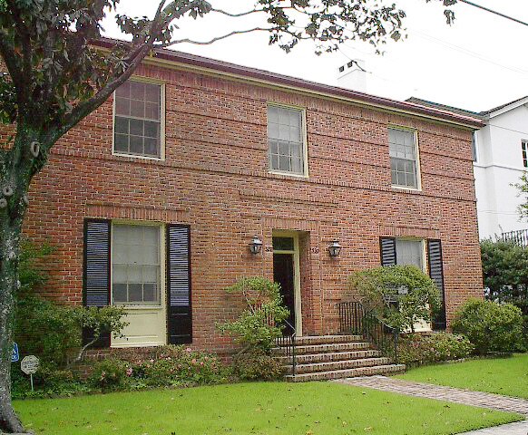 Building Photo - 528 Walnut St