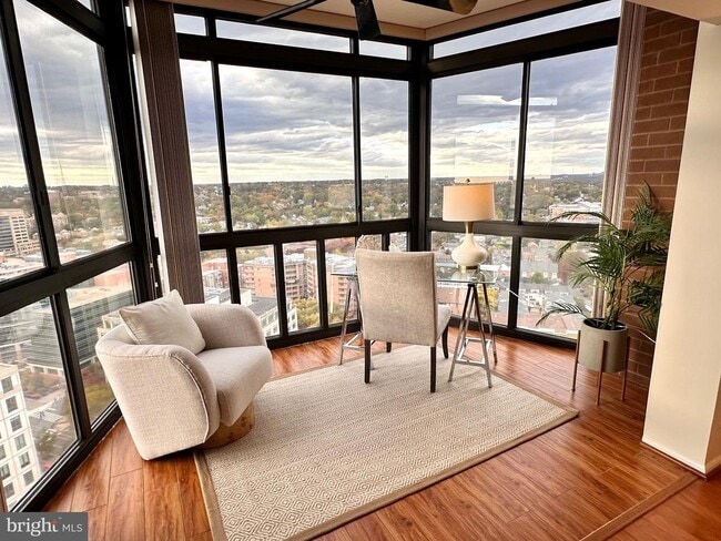 Foto del edificio - 900 N Stafford St