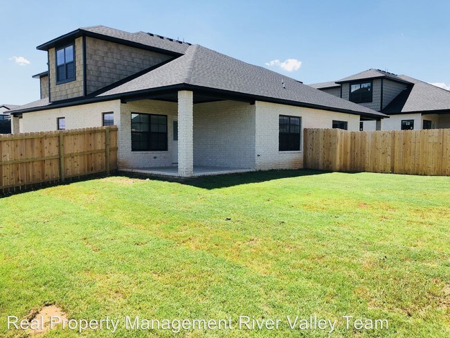 Building Photo - 9818 Mylea Cir