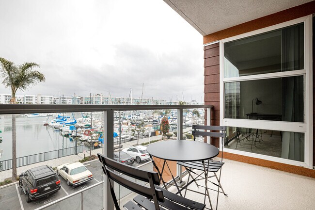 Building Photo - 14055 Tahiti Way