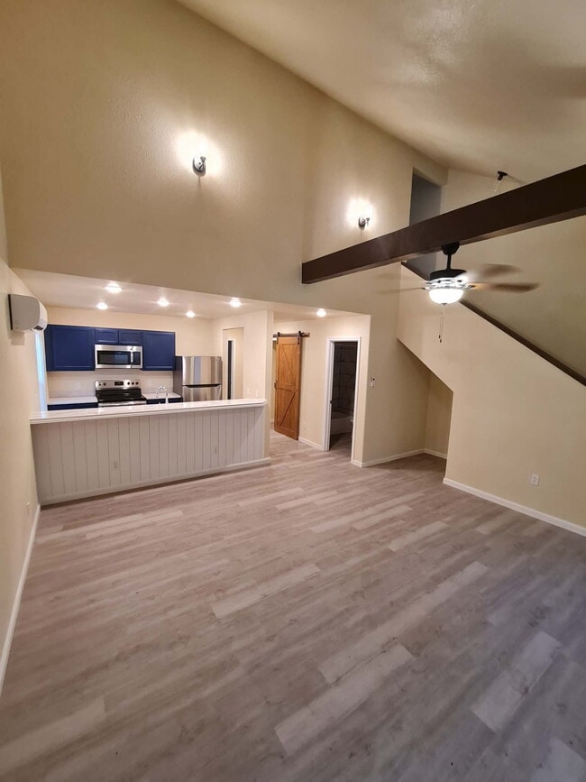 Foto del edificio - 527 Oak Lawn Dr