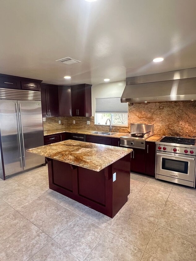 Primary Photo - Beautiful Home in Rancho Palos Verde-Sun R...