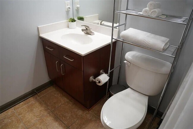 Foto del edificio - 898 Oak St SW