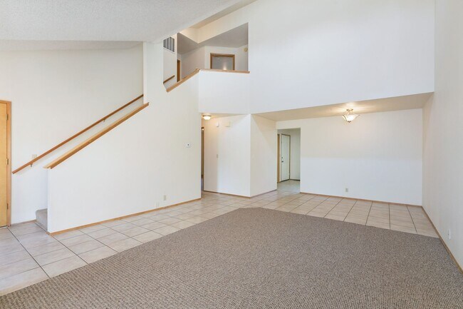 Building Photo - 3201-3203 Vincenta Dr