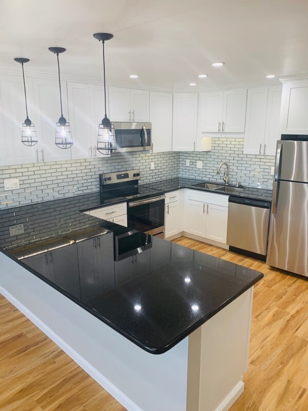 Foto principal - 2551 Worden St