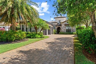 Building Photo - 11813 Via Cassina Ct