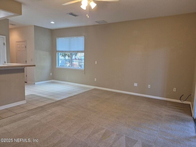 Building Photo - Nice 3/2 Townhome in Oakleaf