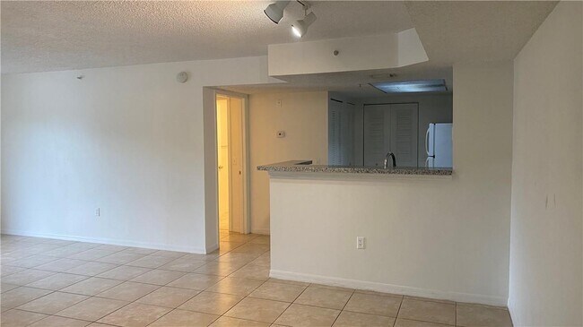 Foto del edificio - 5045 Wiles Rd