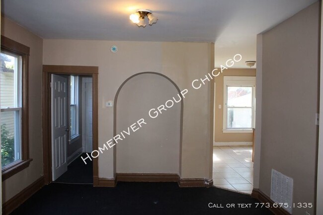 Building Photo - 5 Bedroom House Available For Rent Now!
