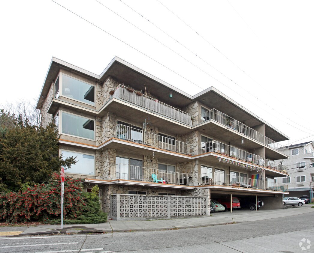 Building Photo - 3800 Linden Ave N