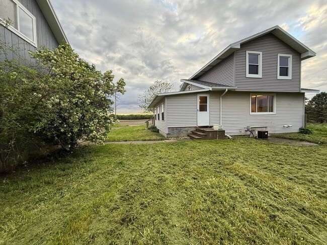 Building Photo - Charming 3BR House in Owosso