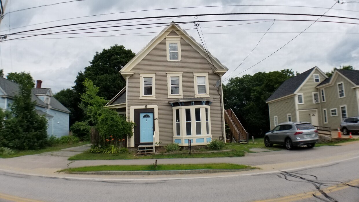 24 Epping St, Raymond, NH 03077 Townhome Rentals in Raymond NH