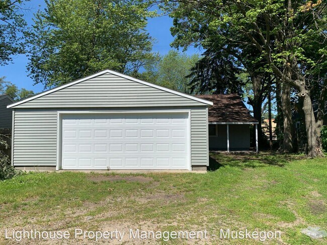 Building Photo - 3 br, 1 bath House - 2832 Sheffield Street
