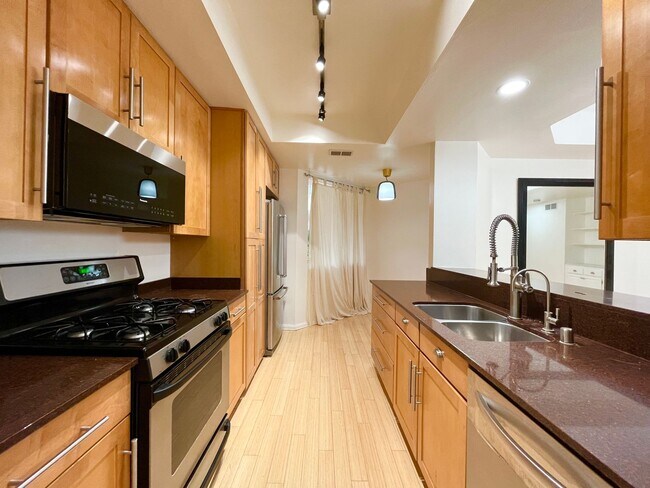 Building Photo - Located in Century City Adjacent to Beverly Hills!
