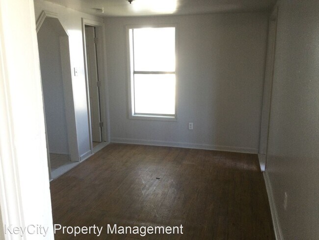 Building Photo - 3 br, 2 bath House - 918 Pecan St
