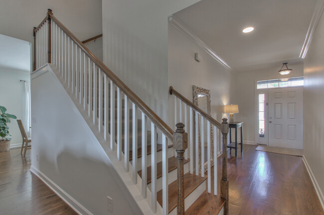 Building Photo - 6032 Sanmar Dr