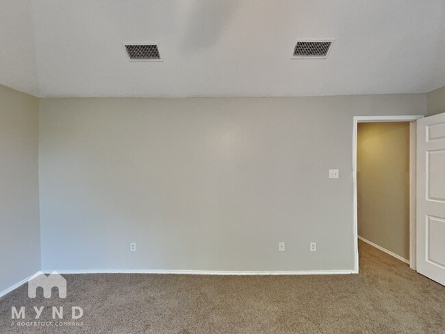 Building Photo - 2218 Red Maple Rd