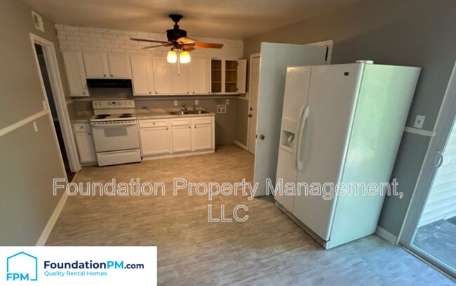 Building Photo - 2232 Pueblo Ave