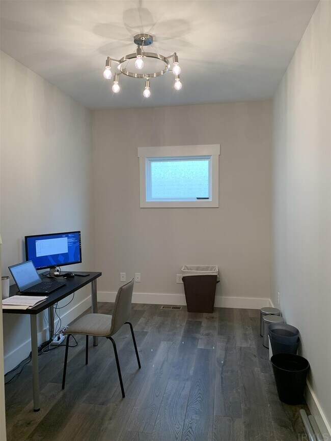 Foto del edificio - 2742 E Creeks Edge Dr