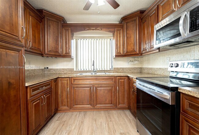 Foto del edificio - 2740 W 62nd Pl