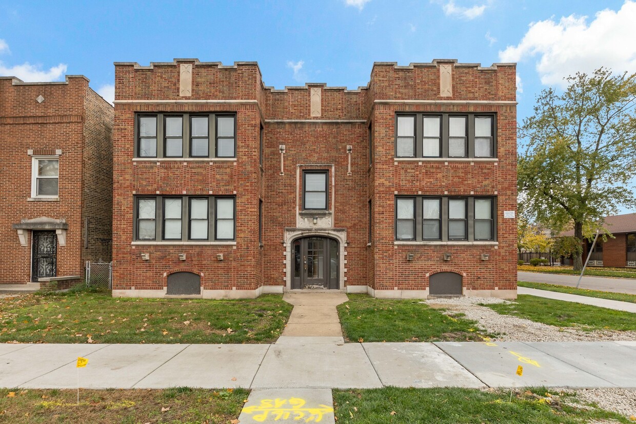 Foto principal - 7202 S Indiana Ave