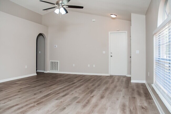 Foto del edificio - 1023 Brenton Leaf Dr