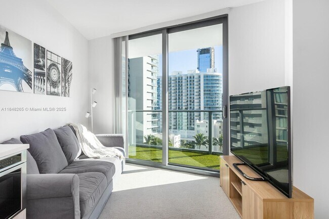 Foto del edificio - 501 NE 31st St