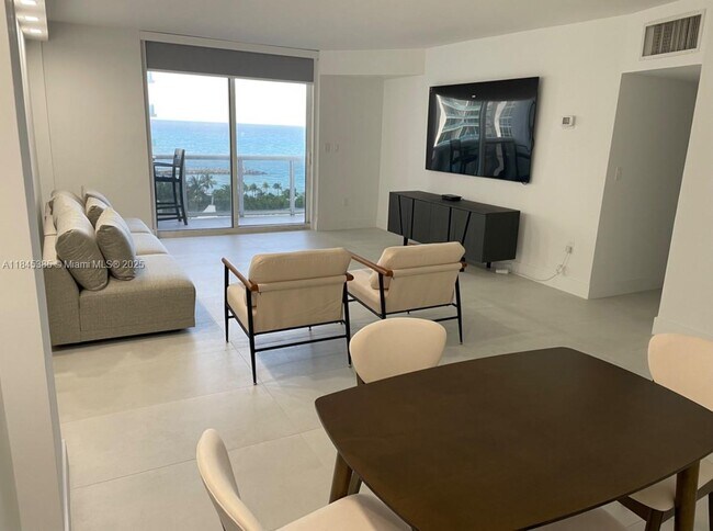 Foto del edificio - 10275 Collins Ave