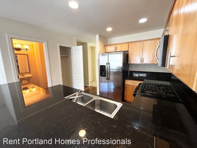 Building Photo - 3 br, 2.5 bath House - 2858 SW Tranquility...