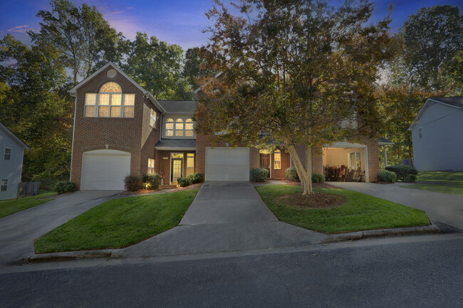 Building Photo - Crystal Lake Townhomes