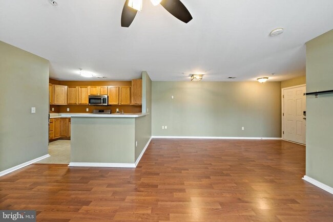 Building Photo - 12 Highbridge Ln