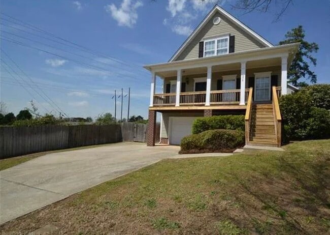 Building Photo - 375 Northwood St