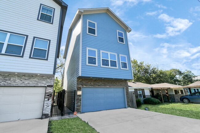 Foto del edificio - 3538 Noah St