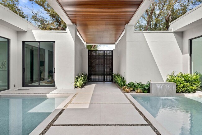 Foto del edificio - Spectacular Modern, 1-story house in Winte...