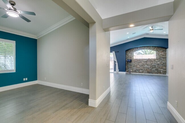 Foto del edificio - 10002 Long Barrow Ct