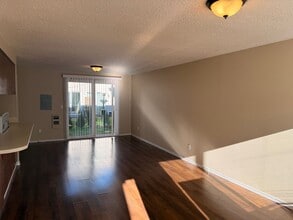 Building Photo - 7300 NE 16th Ave