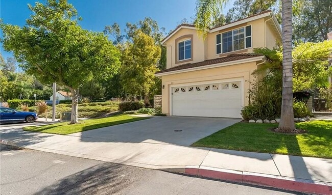 Building Photo - 1910 Palomino Dr