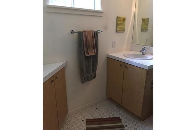Bathroom - 300 Crockett St